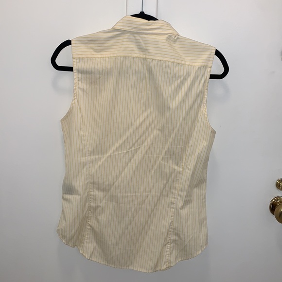 Ralph Lauren Sleeveless Button Down - Picture 3 of 4